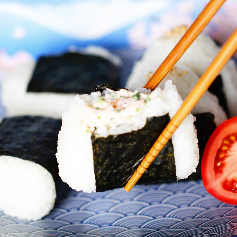 Onigiri mit Lachs Füllung