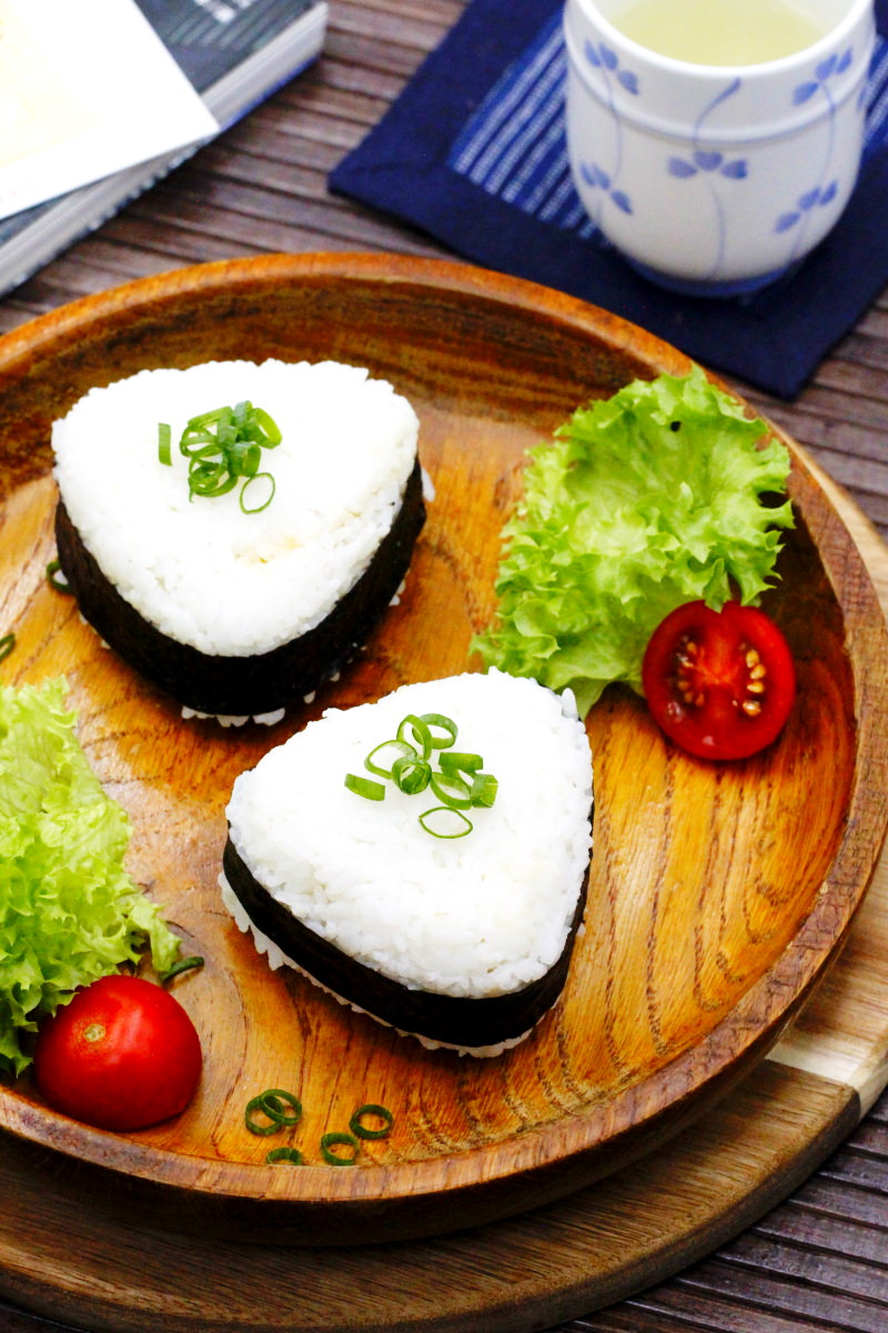 Onigiri mit Miso Hackfleisch Rezeptbild