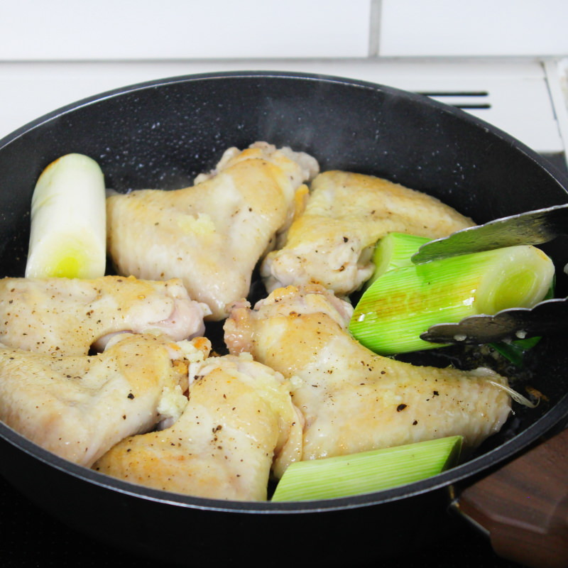 Onigiri mit Chicken Teriyaki Schritt 6 Hähnchenschenkel braten